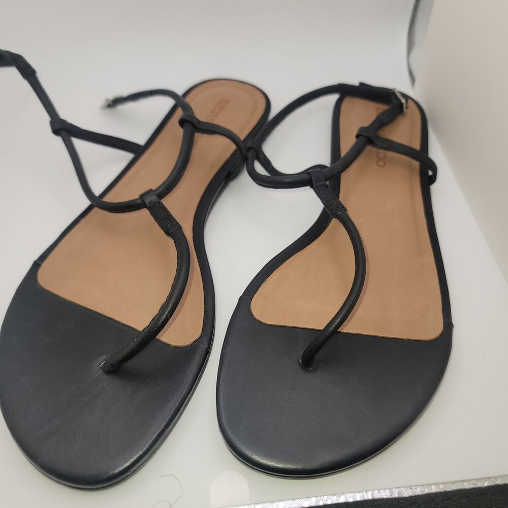 Bernardo Black Leather T-strap Thong Sandals Size 8M
